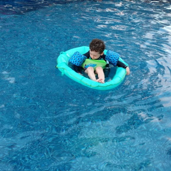 Meet your Posher, Stevie - Picture 1 of 1